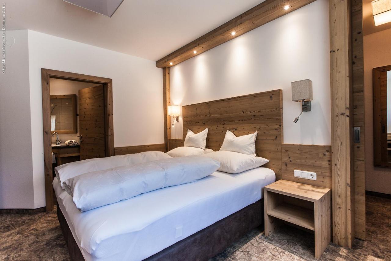 Schoenblick Appartements 턱스 외부 사진