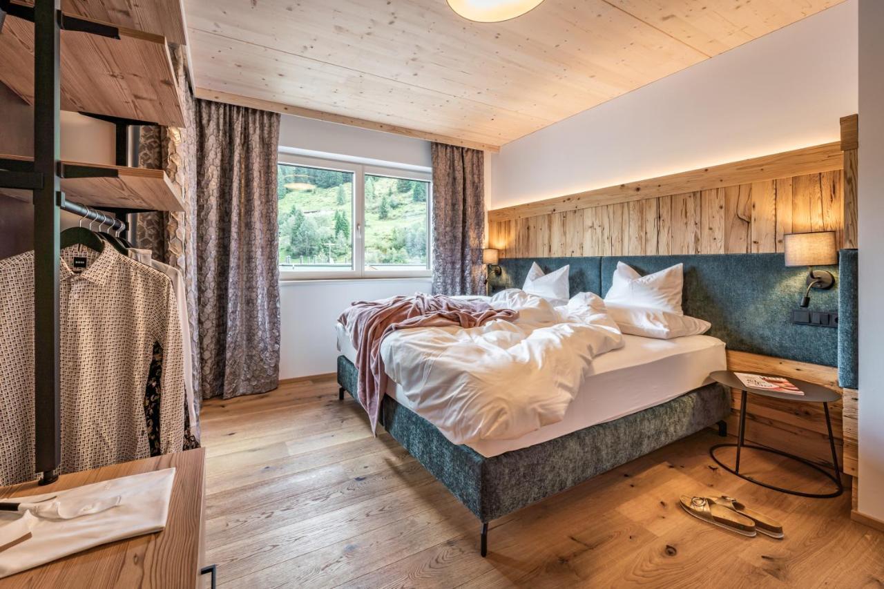Schoenblick Appartements 턱스 외부 사진