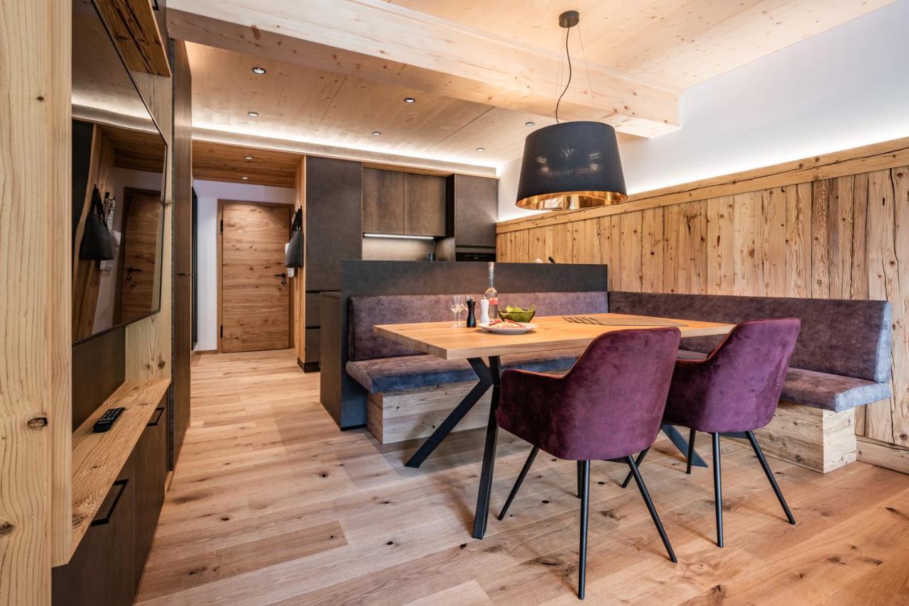Schoenblick Appartements 턱스 외부 사진