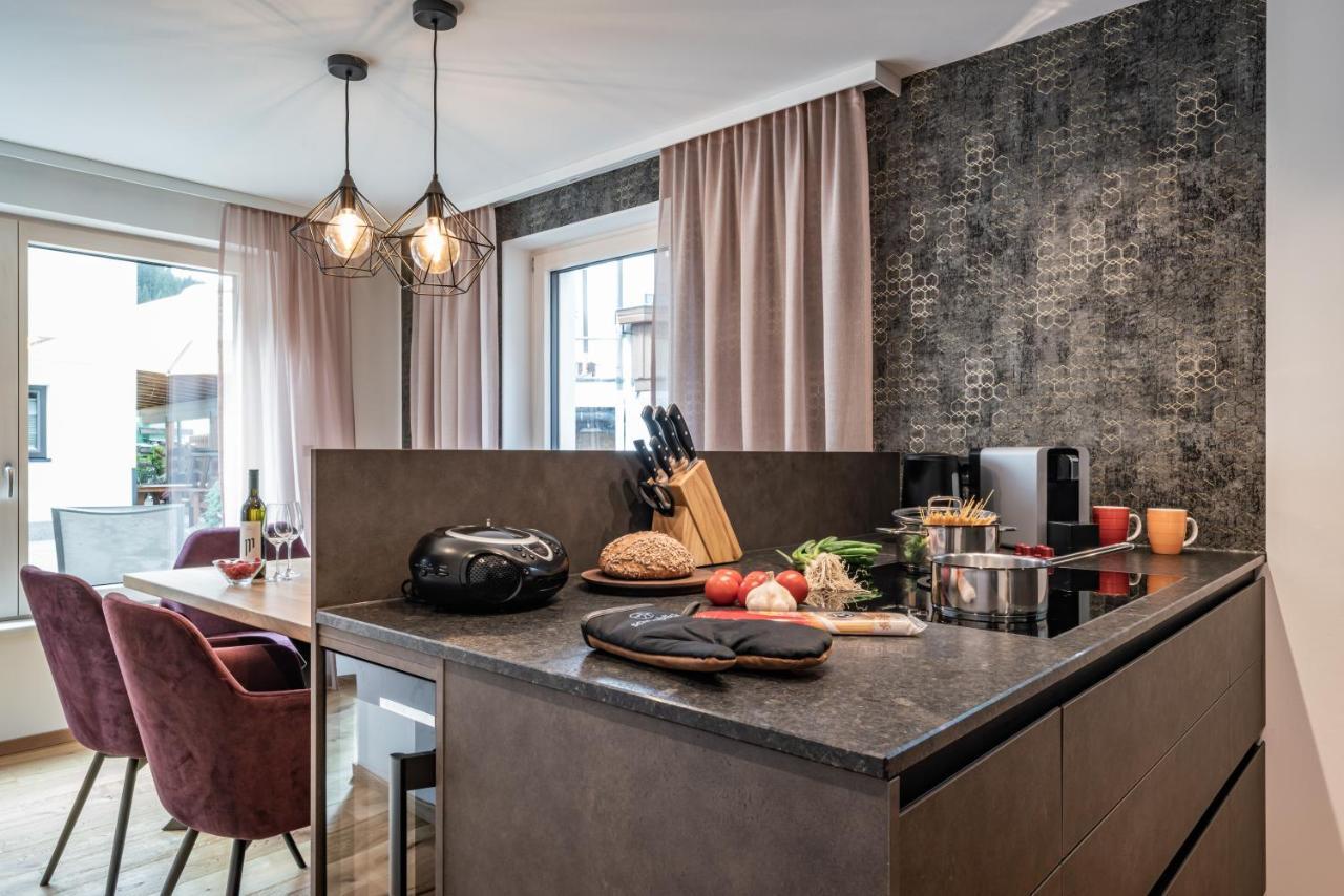 Schoenblick Appartements 턱스 외부 사진