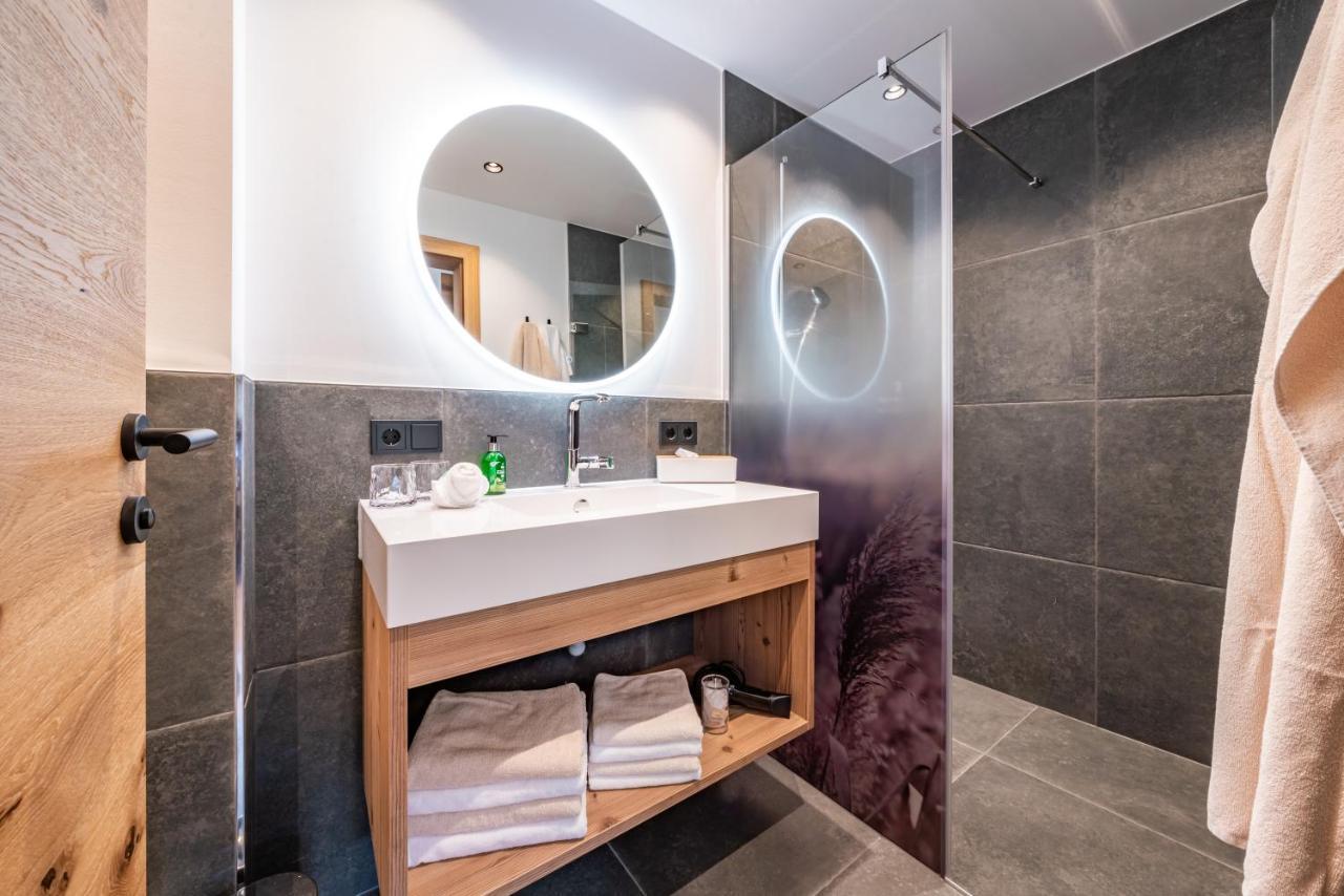 Schoenblick Appartements 턱스 외부 사진