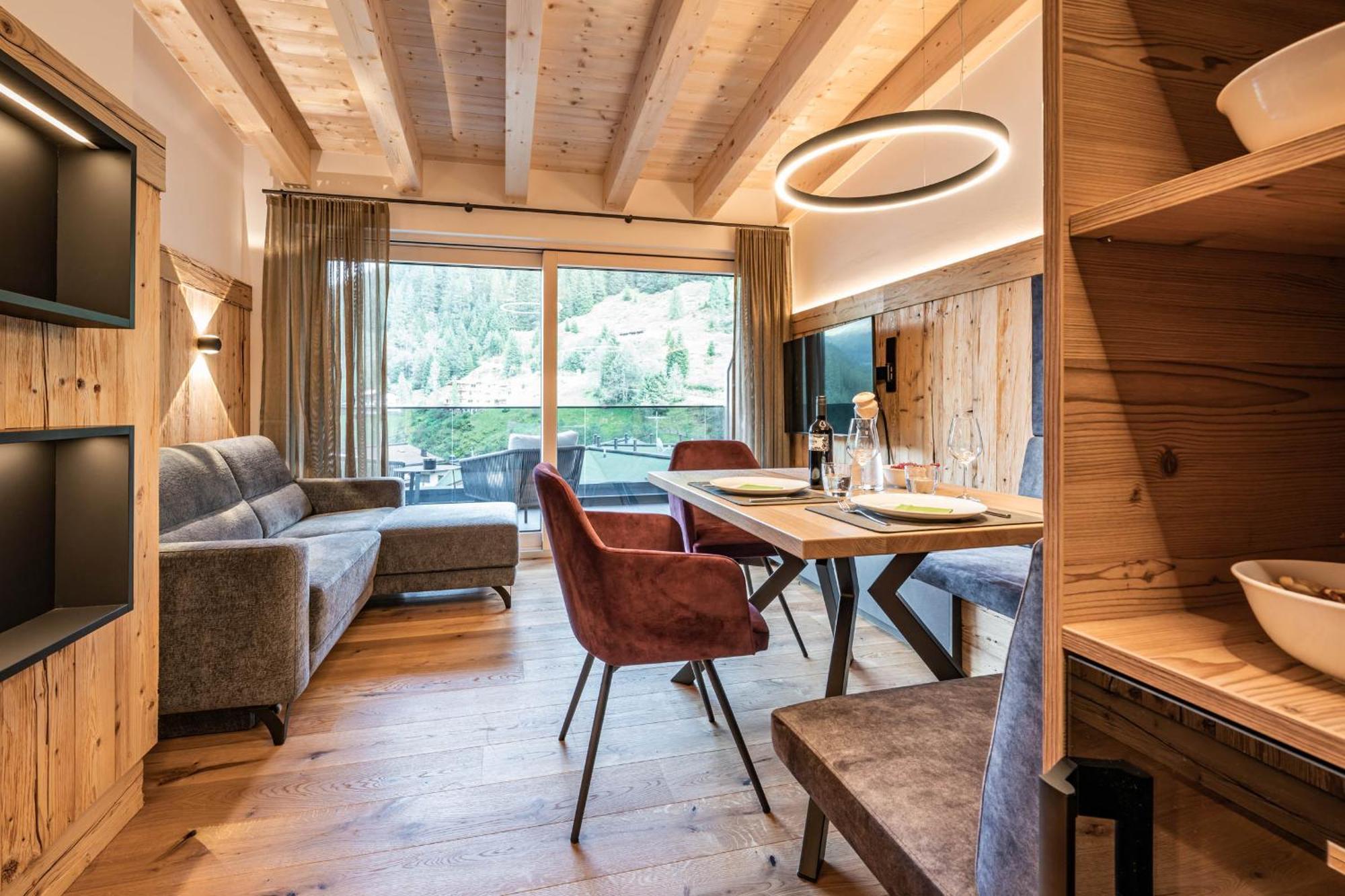 Schoenblick Appartements 턱스 외부 사진