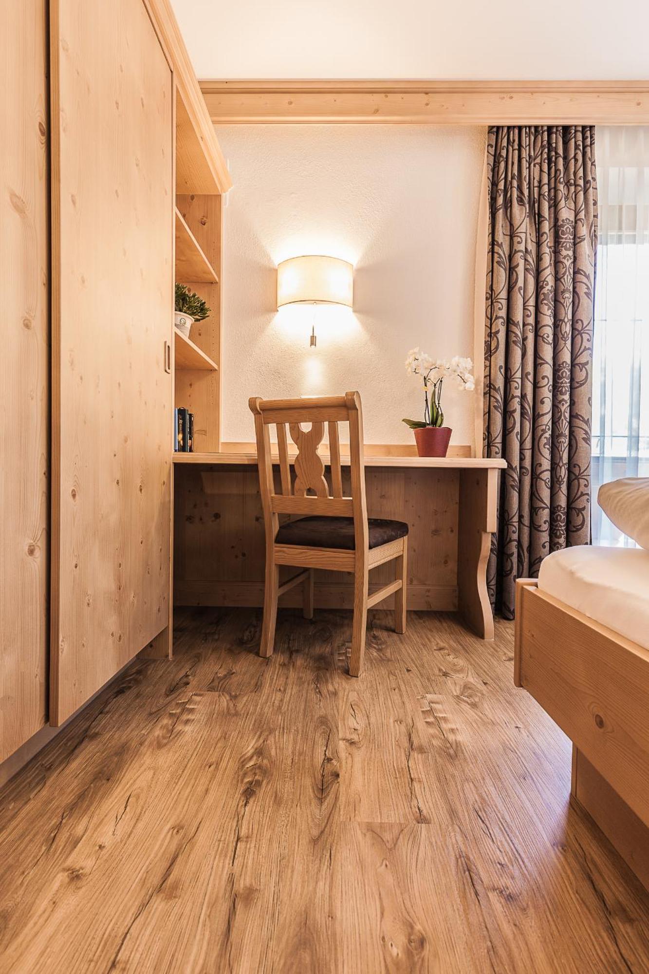 Schoenblick Appartements 턱스 외부 사진