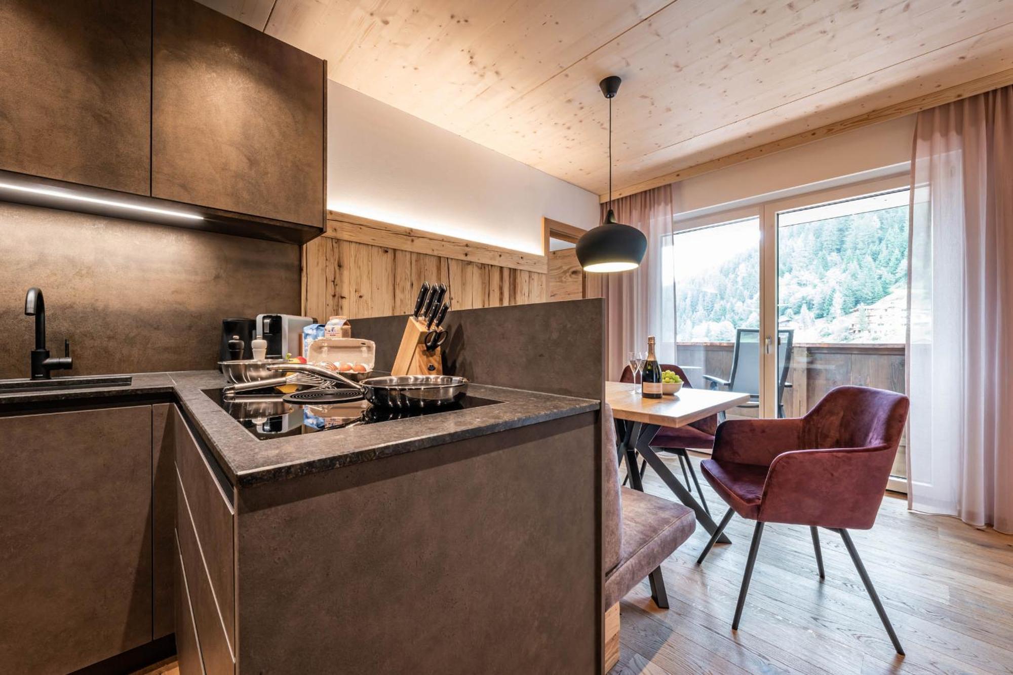 Schoenblick Appartements 턱스 외부 사진