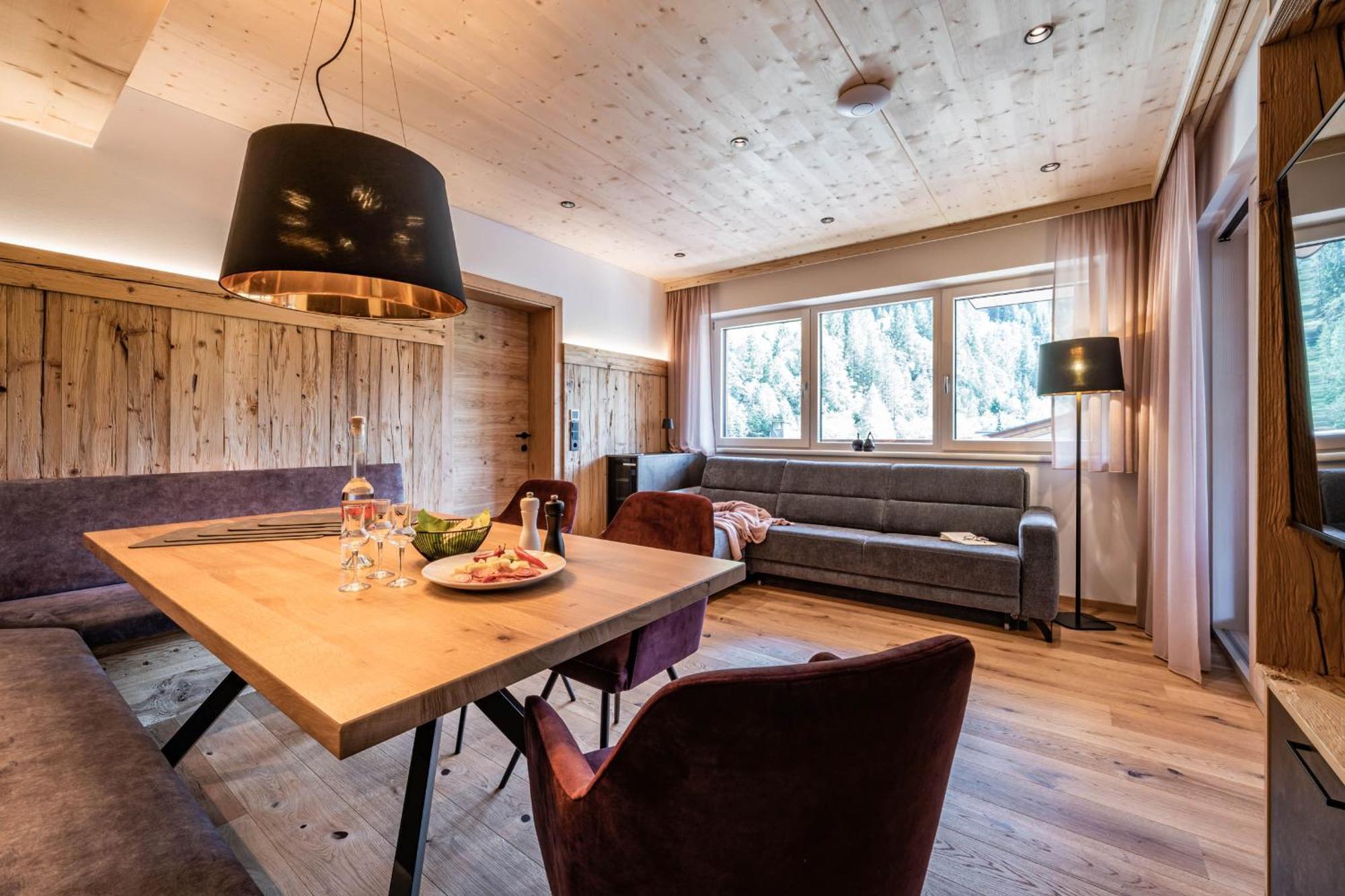 Schoenblick Appartements 턱스 외부 사진