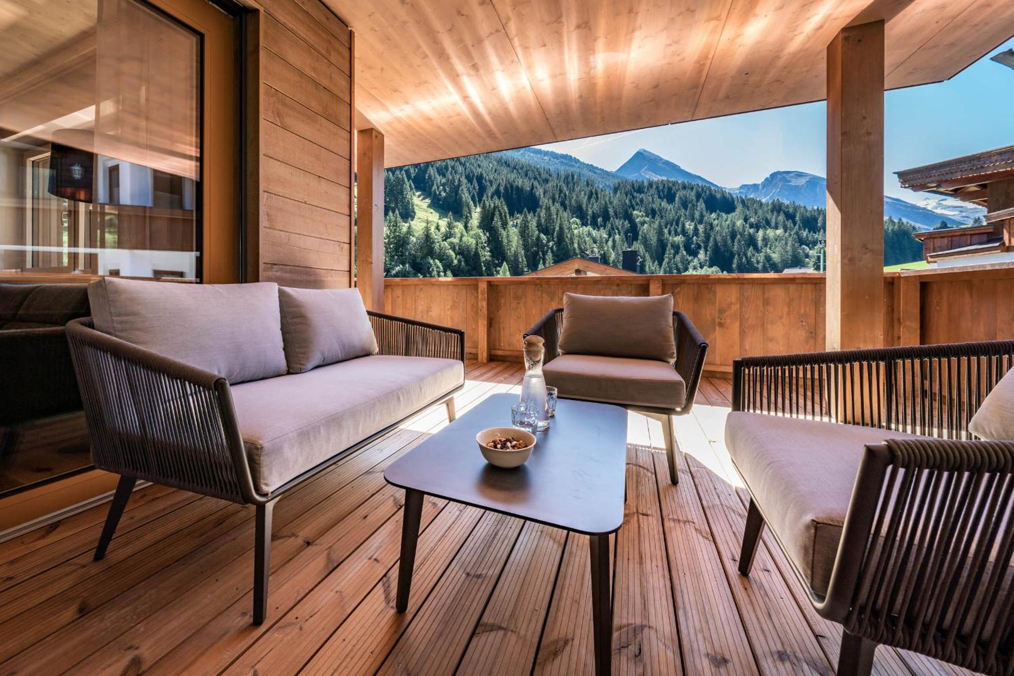 Schoenblick Appartements 턱스 외부 사진