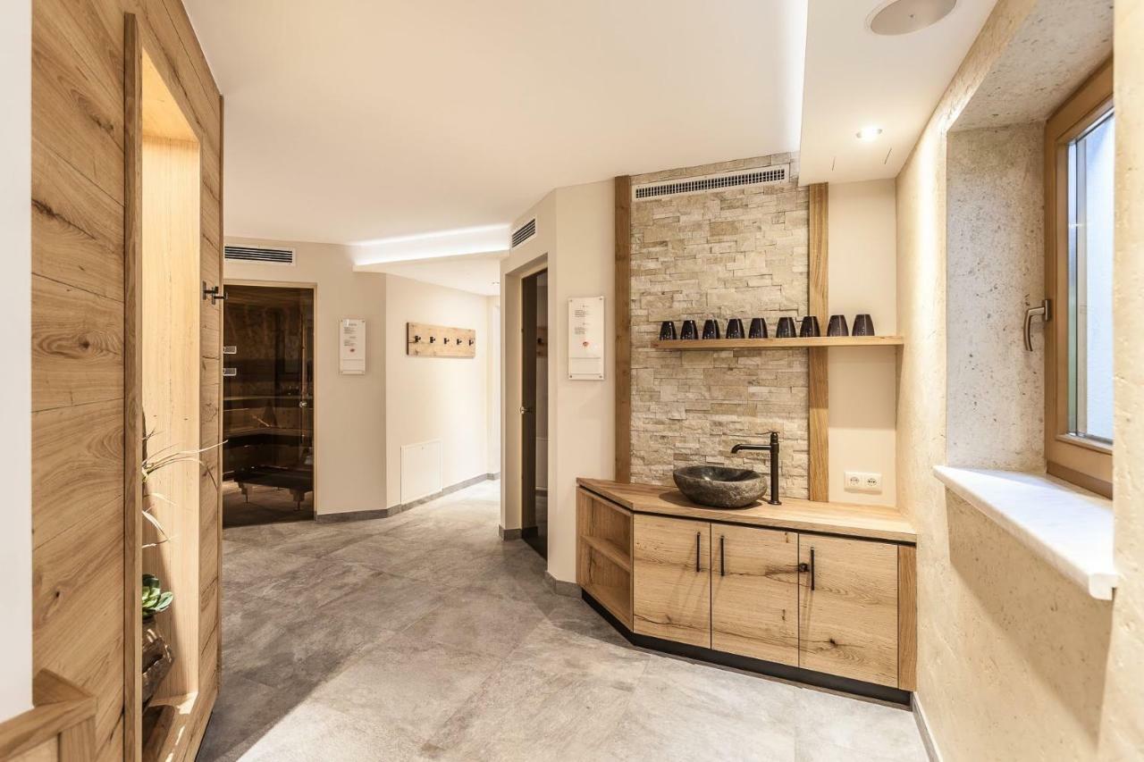 Schoenblick Appartements 턱스 외부 사진
