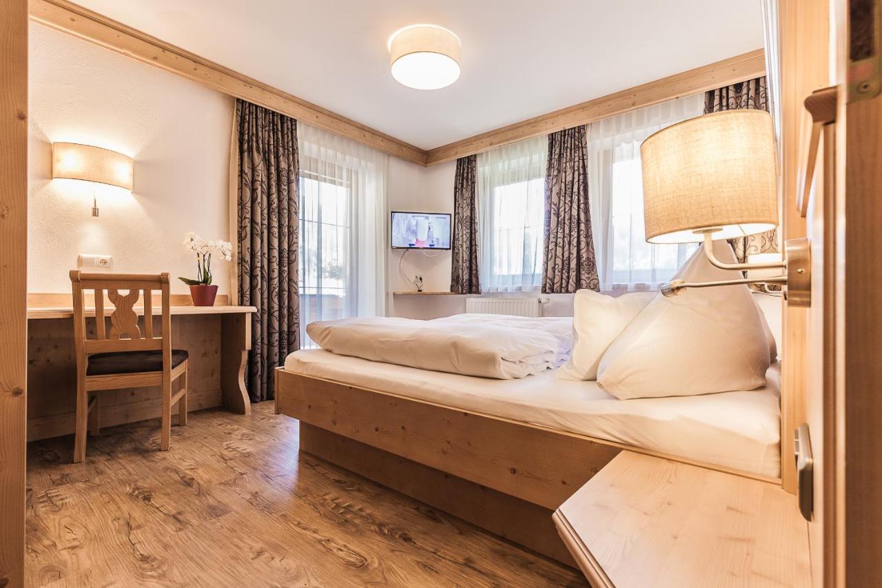 Schoenblick Appartements 턱스 외부 사진